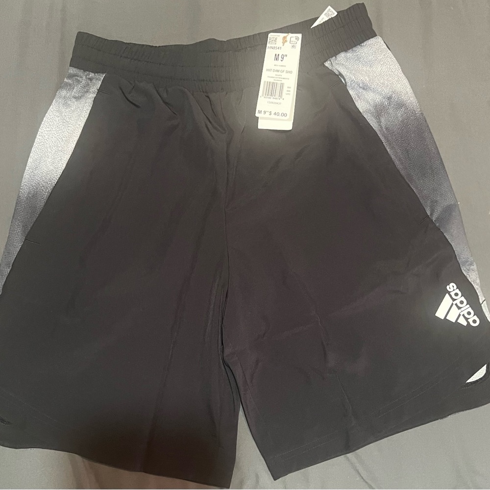 Adidas Shorts Areoready 9 in sz Med